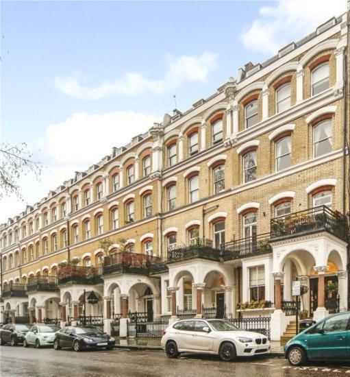 Charming And Full Of Character Apartment London Bagian luar foto